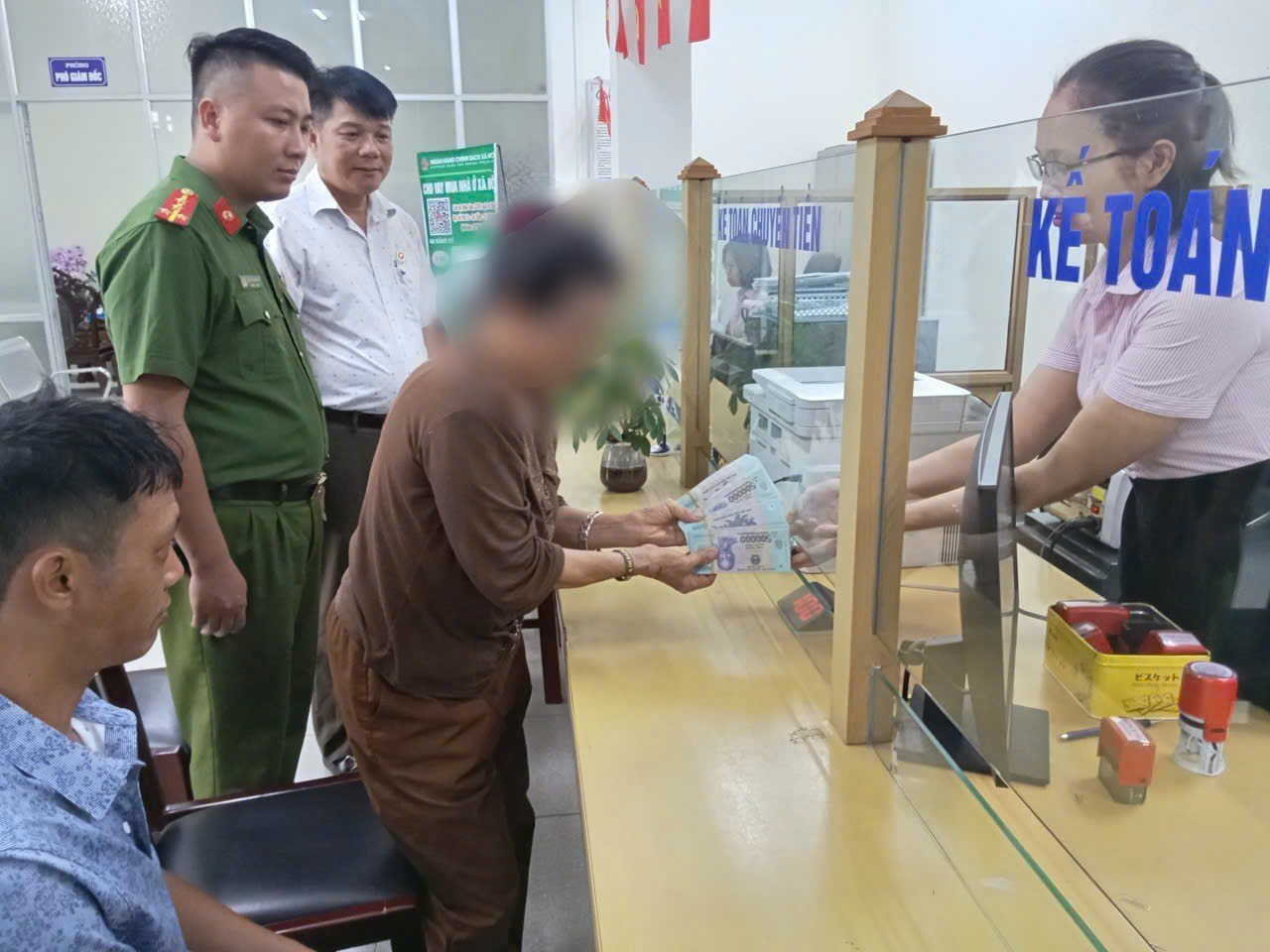 Công an phường An Dương: Hỗ trợ 04 hộ gia đình có người chấp hành xong án phạt tù được vay vốn